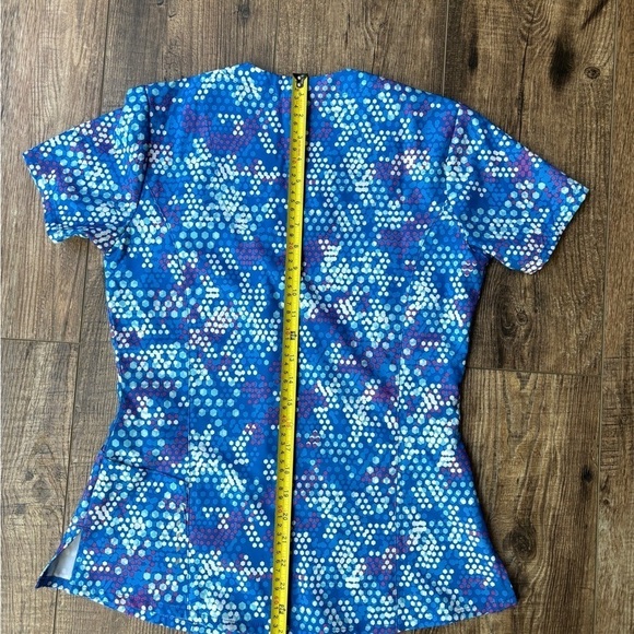 NEW Barco One Scrub Top Blue/Turquoise/Purple Women's Size XS - Picture 9 of 12